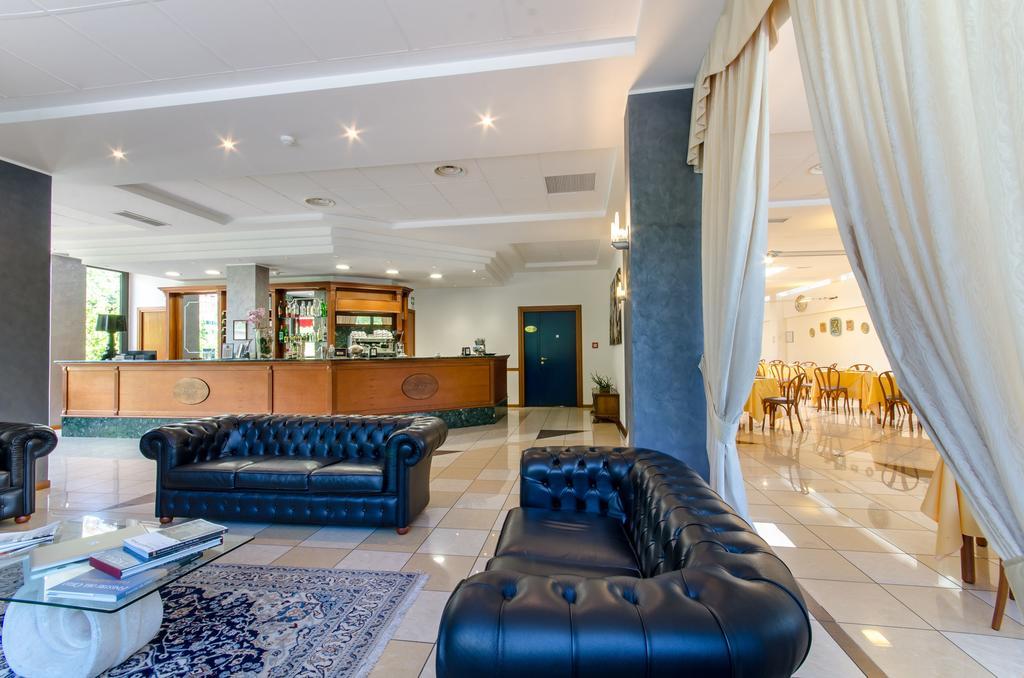Hotel Federico II Л'Аквіла Екстер'єр фото