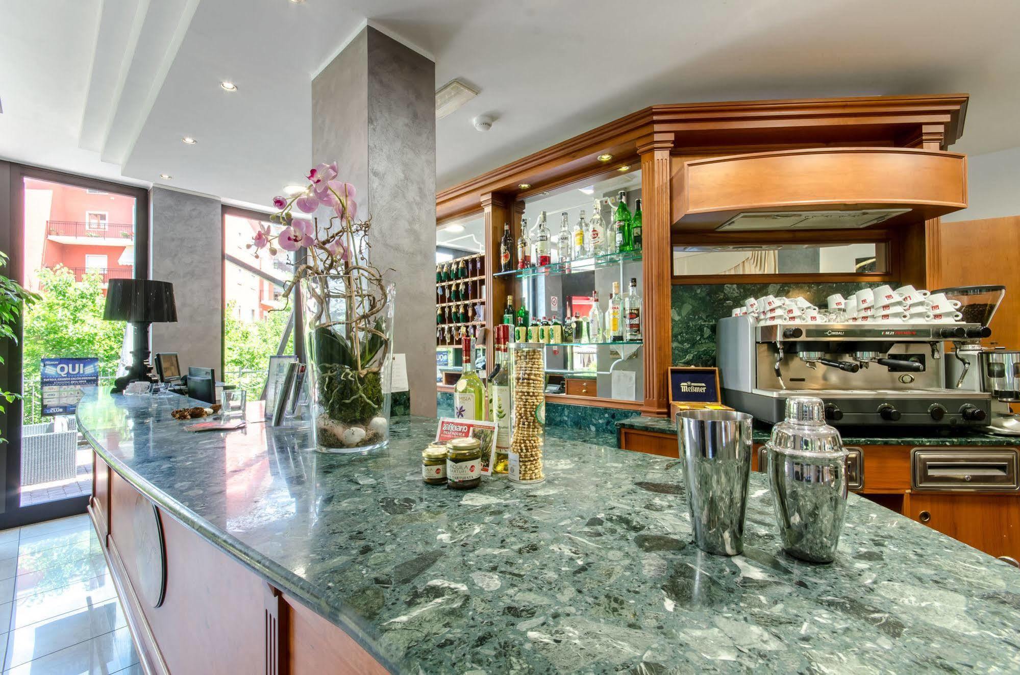 Hotel Federico II Л'Аквіла Екстер'єр фото